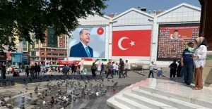 Bursa'da sıcaktan bunalan güvercinler böyle serinledi