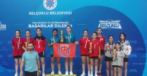 Yalovalı masa tenisçileri Türkiye üçüncüsü