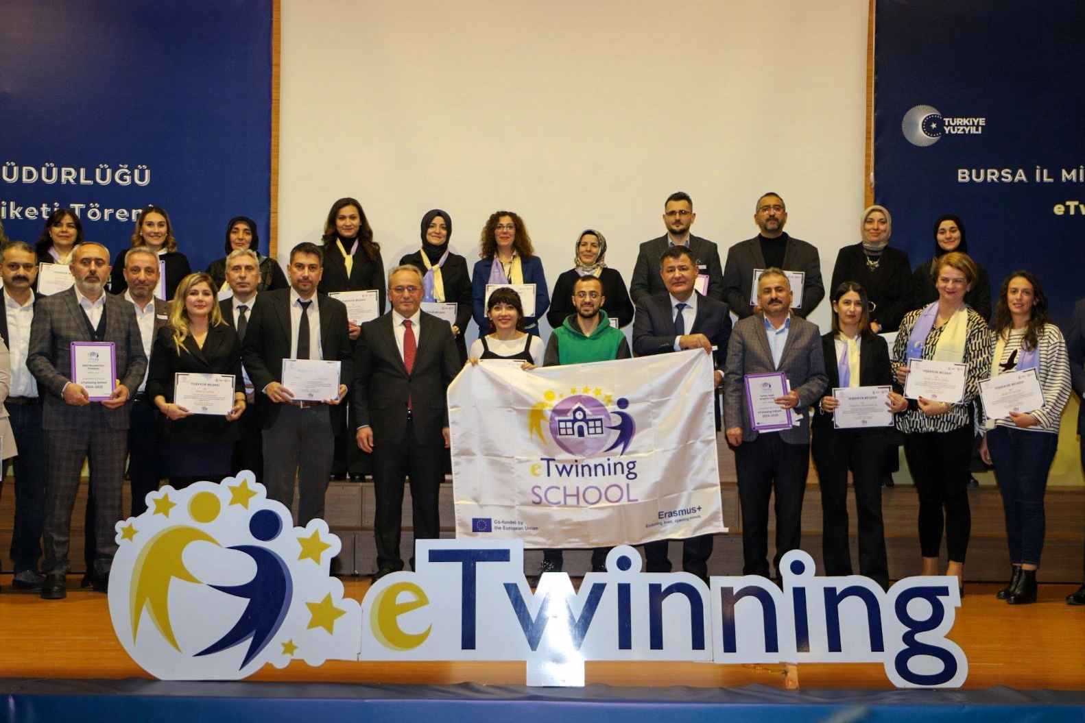 Bursa'da 41 okul eTwinning etiketlerine kavuştu