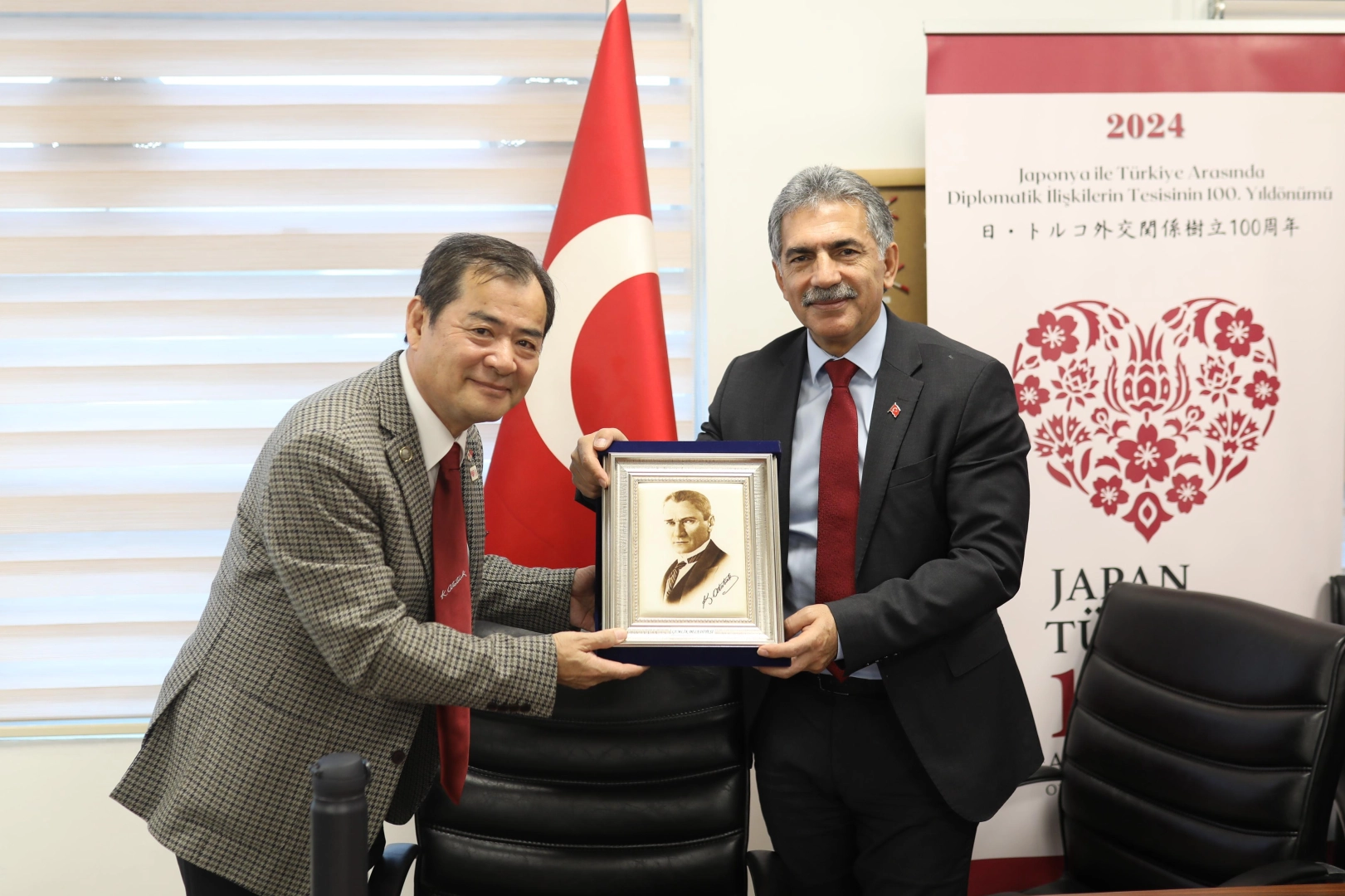 Gemlik ve Japonya'nın Nanao Belediyesi kardeş şehir oldu